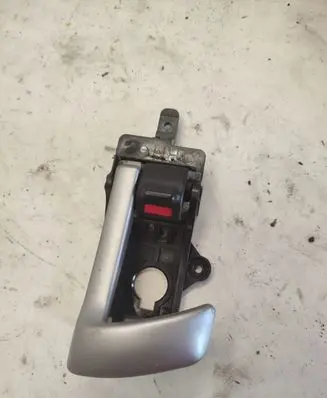 Hyundai Santa Fe Front door interior handle 82623CM000