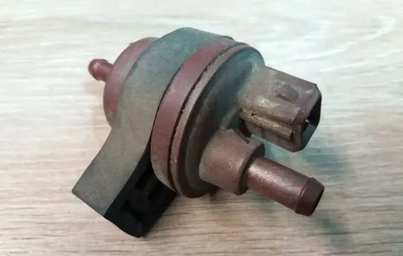 Peugeot 206 Turbo solenoid valve 2580008B