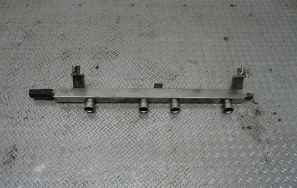 Seat Altea XL Fuel main line pipe 06a133317bb