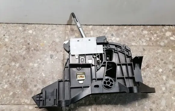 Lexus ES 250 - 300 - 330 Gear shifter/selector 75G651