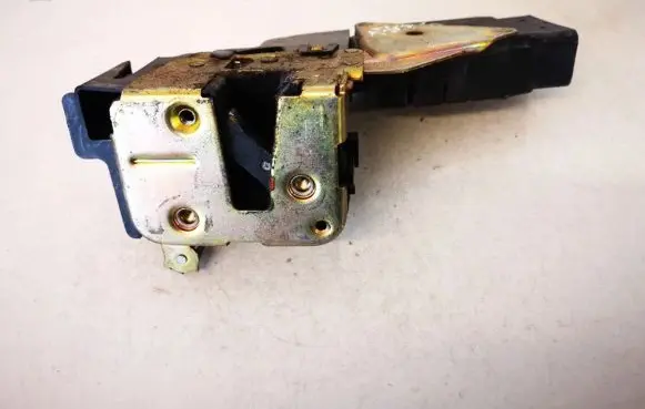 Mitsubishi Space Star Front door lock
