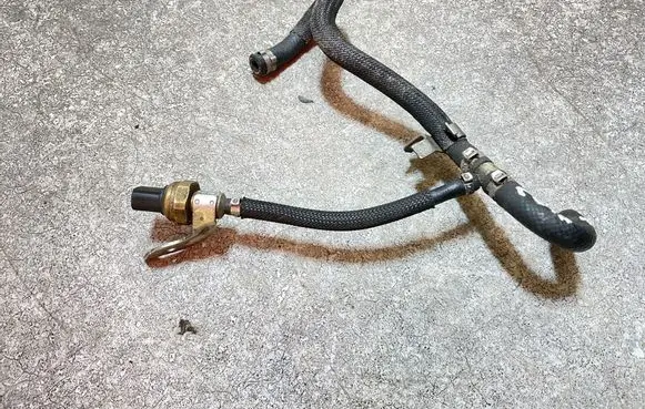 Mercedes-Benz Sprinter W906 Fuel pressure sensor A6510703981 L25865DB