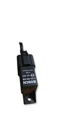 Skoda Superb B6 (3T) Glow plug pre-heat relay 038907281D