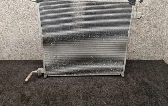 Land Rover Discovery 5 Coolant radiator FPLA8C202CB