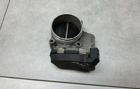Audi A4 S4 B8 8K Throttle valve 06E133062C