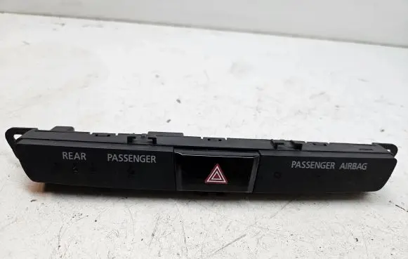 Hazard light switch