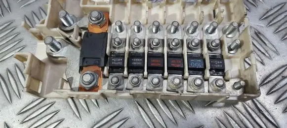 BMW 5 E39 Fuse box set 61138370638 61.13-8370638