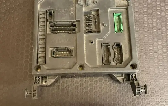 Ford Galaxy Fuse module 7M3962258AM S120042300D