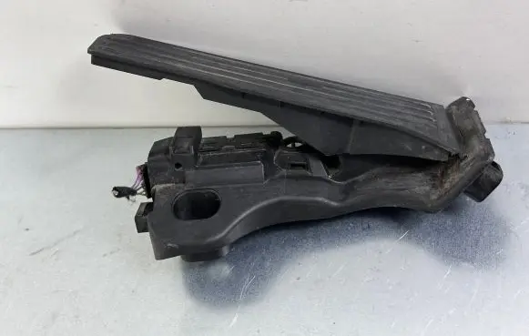Audi A3 S3 A3 Sportback 8P Accelerator throttle pedal 1K1721503L