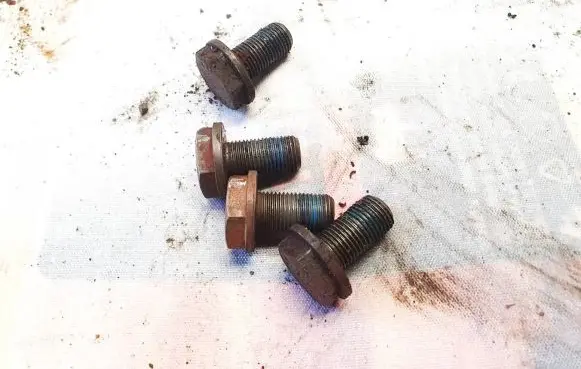 Volkswagen New Beetle Nuts/bolts 068105271f