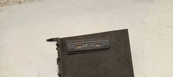 Mercedes-Benz GLS X166 USB socket connector A1728202000 A1666801223