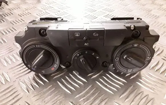 Skoda Octavia Mk2 (1Z) Climate control unit 1Z0820045 5HB00932400 GK2T19980