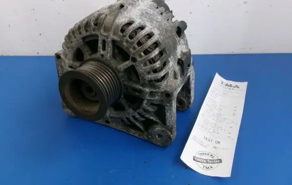 Renault Megane II Generator/alternator 8200495294