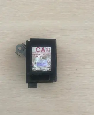 Toyota Avensis T270 Relay mounting block 