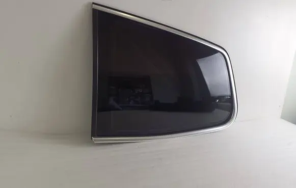 Volkswagen Sharan Rear side window 7N0845297 43R001583