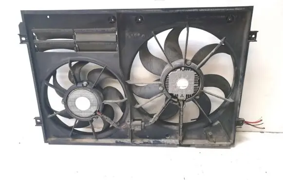 Volkswagen Jetta V Radiator cooling fan shroud