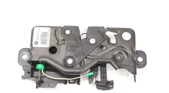 BMW 1 F40 Tailgate/trunk/boot lock/catch/latch 738328217