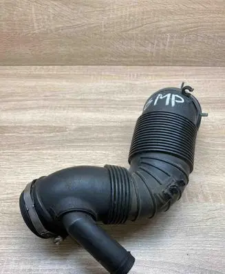 Volkswagen Golf V Air intake duct part 3C0129654P