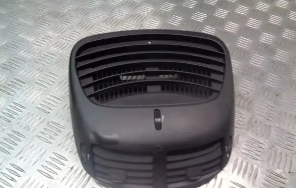 Alfa Romeo GT Dashboard air vent grill cover trim 