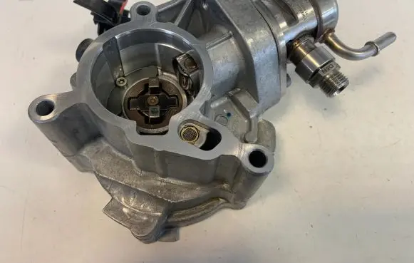 Audi Q5 SQ5 Fuel injection high pressure pump 06Q127025R 06N145100G