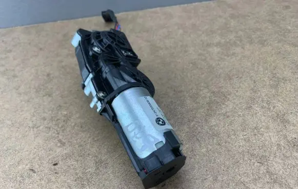 BMW X5 E70 Tailgate/trunk/boot lock/catch/latch 7233909 51247233909 51244443052