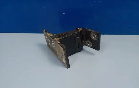Audi A8 S8 D2 4D Front door upper hinge 4D0831402