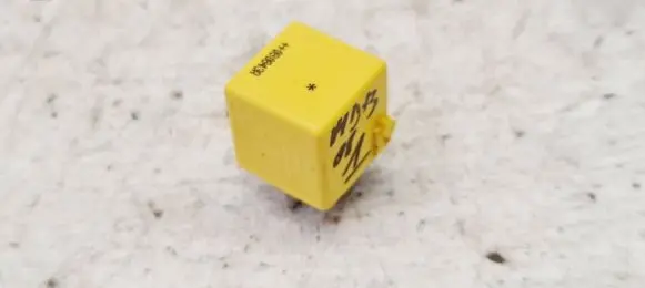 Mercedes-Benz B W245 Other relay A0025421419 V23134A52X335 727766