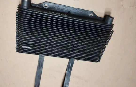 Engine oil radiator