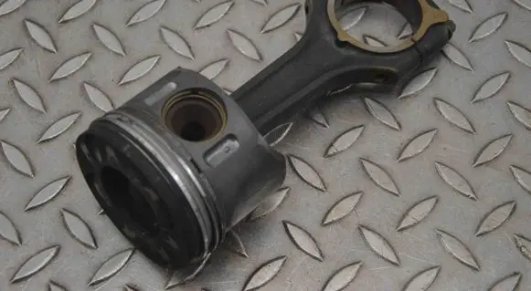 Mercedes-Benz Sprinter W906 Piston 611