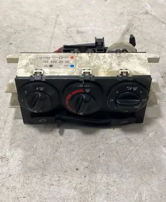 Mercedes-Benz A W168 Climate control unit 1688300385 101799