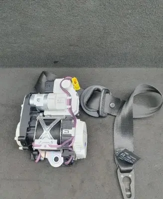 Audi A8 S8 D4 4H Front seatbelt 4H0857706A 4H0857706AV04 4H0857706DV04