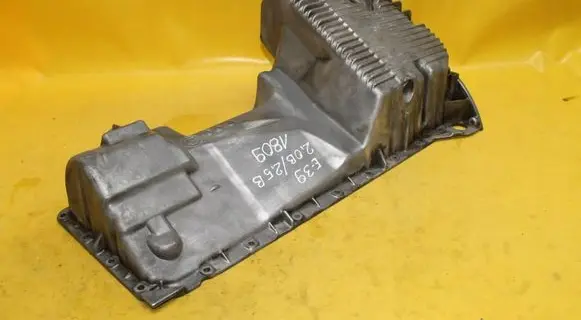 BMW 5 E39 Oil sump 17303739
