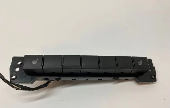 Jeep Grand Cherokee (WK) Seat heating switch P04602840AC 033880101