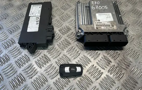 BMW X5 E70 Engine control unit/module 7823800 0281015852 9147222