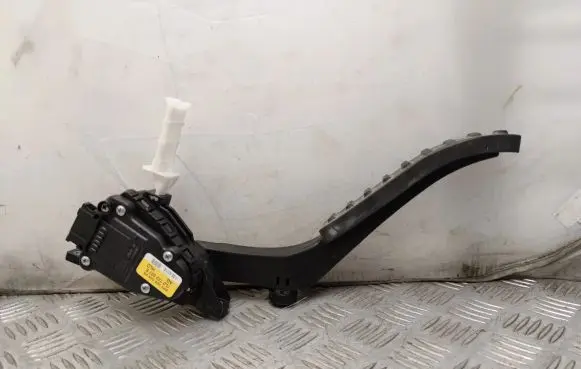 Porsche Cayenne (92A) Accelerator throttle pedal 7L0723507E