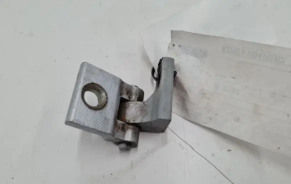 Audi A2 Rear door lower hinge 8Z0833401B