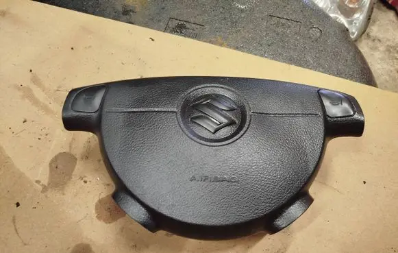 Suzuki Forenza Steering wheel airbag 96404247 11210263 AN5CX2CLT