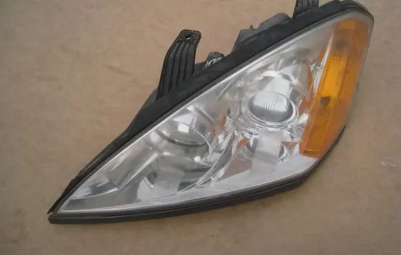 SsangYong Kyron Headlight/headlamp 8310109101