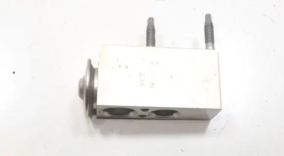 Mercedes-Benz GLA W156 X156 Air conditioning (A/C) expansion valve 2468300084 A2468300084