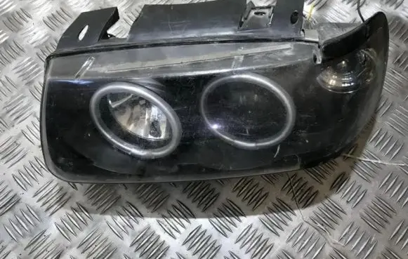 Volkswagen Polo III 6N 6N2 6NF Headlight/headlamp vpolo95 sk3302