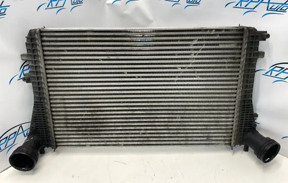 Volkswagen Touran I Intercooler radiator 1K0145803T N6898002