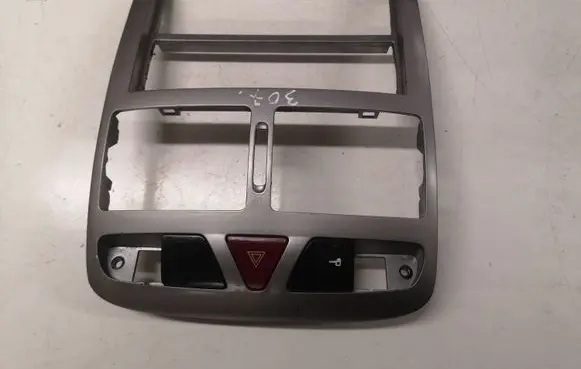 Peugeot 307 Panel trim 9634505077 M29500