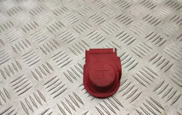 Iveco Daily 6th gen Fuse box cover 