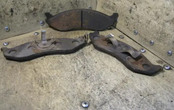 KIA Carnival Brake pads (front) KOMPLEKTAS4VNT