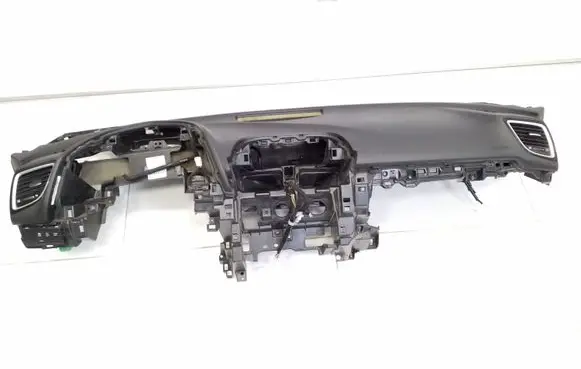 Mazda 3 II Dashboard BHN160122