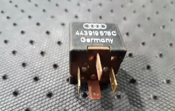 Skoda Octavia Mk1 (1U) Other relay 443919578c 267