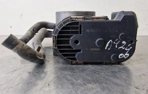 Audi A4 S4 B5 8D Throttle valve 078133062B