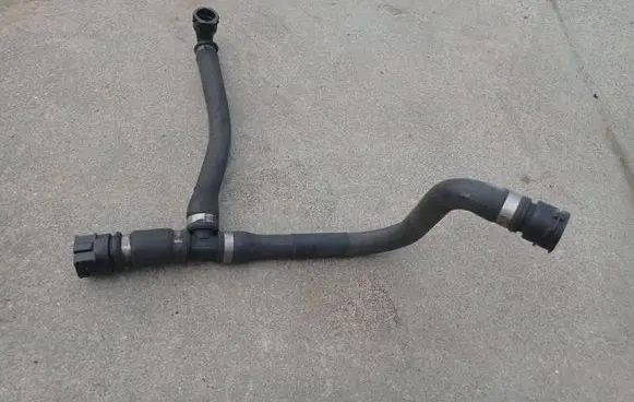 BMW 5 E60 E61 Engine coolant pipe/hose 7787456