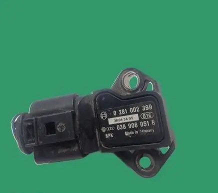 Audi A6 S6 C6 4F Air pressure sensor 0281002399 038906051B