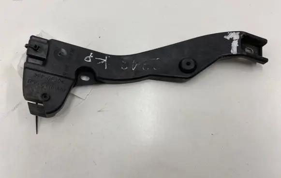 Audi A4 S4 B7 8E 8H Front bumper mounting bracket 8E0807203B